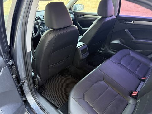 Used 2014 Volkswagen Passat 1.8T Wolfsburg Edition image 19