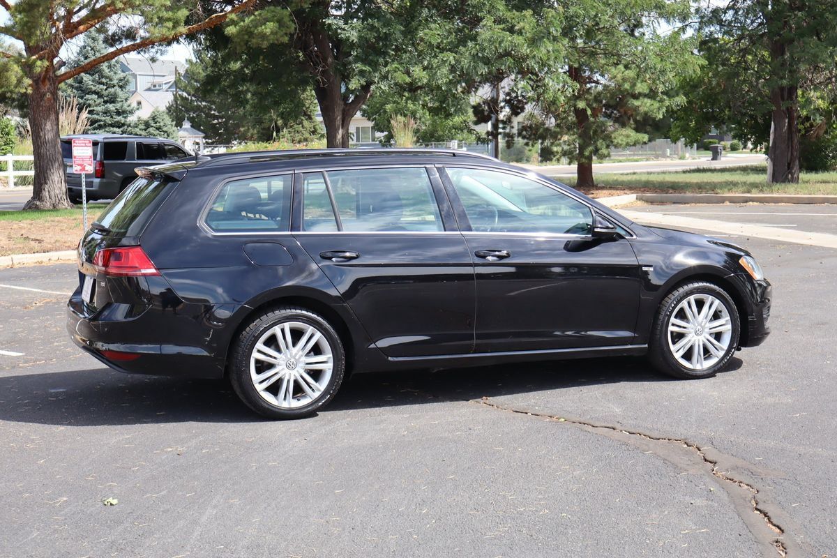 Used 2016 Volkswagen Golf Limited Edition FWD image 4