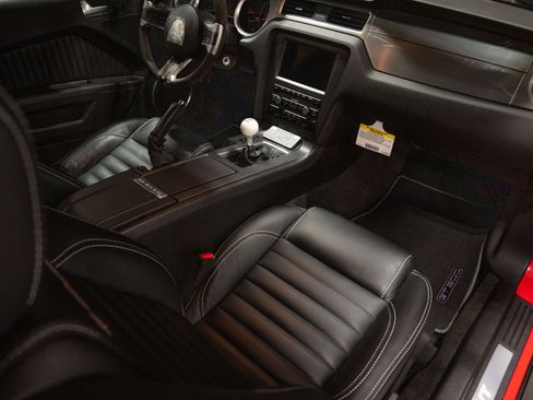 Used 2012 Ford Mustang Shelby GT500 w/ Electronics Pkg RWD image 33