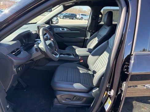 Used 2026 Ford Explorer ST-Line w/ ST-Line Street Pack AWD/4WD image 14