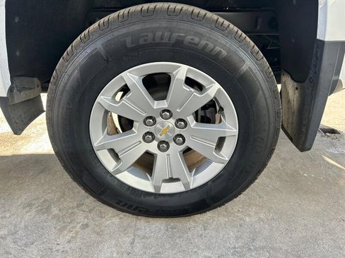 Used 2022 Chevrolet Colorado LT w/ LT Convenience Package image 16