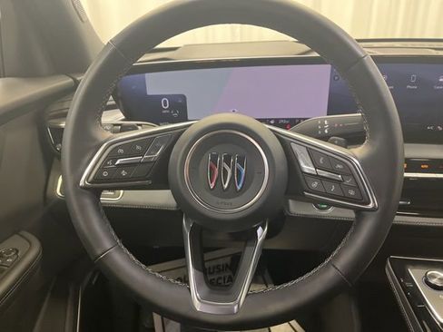 Used 2025 Buick Enclave Preferred image 19