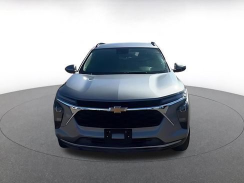 Used 2025 Chevrolet Trax LT w/ LT Convenience Package FWD image 4