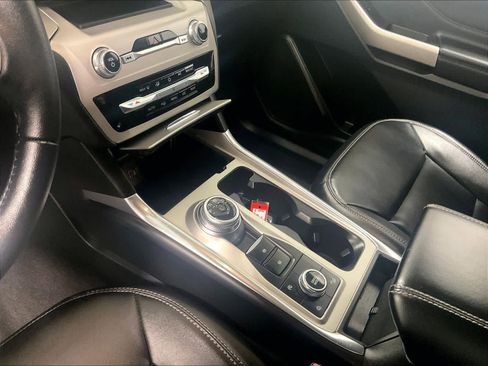 Used 2023 Ford Explorer XLT w/ Equipment Group 202A image 21