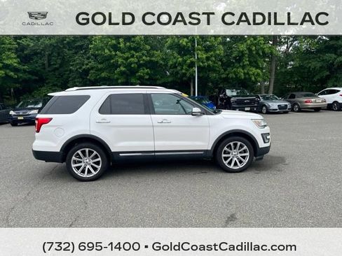 Used 2017 Ford Explorer Limited w/ Equipment Group 301A AWD/4WD image 4