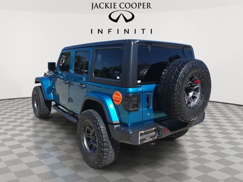 Used 2020 Jeep Wrangler Unlimited Sahara w/ Cold Weather Group AWD/4WD image 7