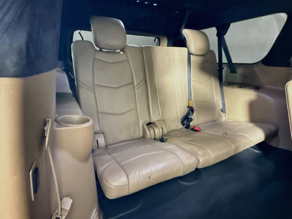 Used 2019 Cadillac Escalade ESV Platinum RWD image 35