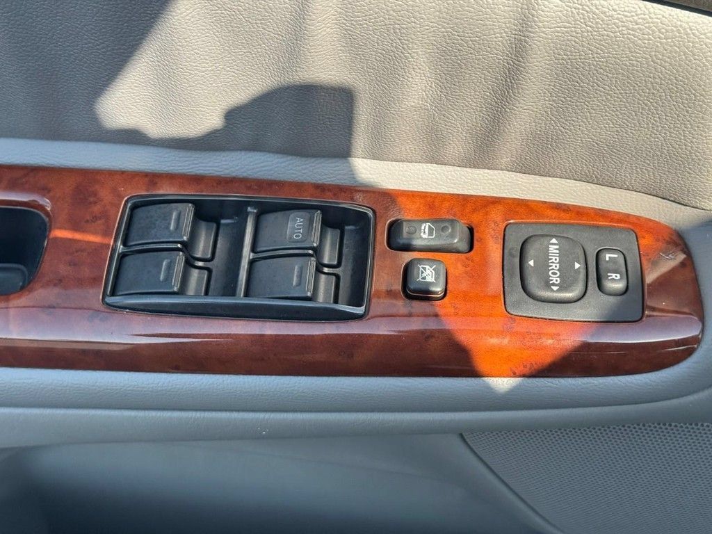 Used 2005 Toyota Camry XLE w/ XLE Premium Plus Pkg FWD image 19