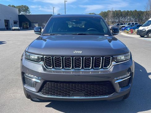 Certified 2025 Jeep Grand Cherokee Limited image 2