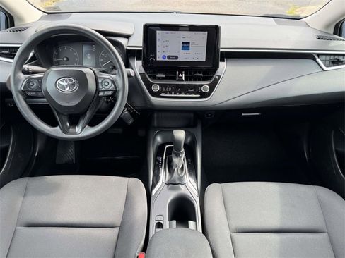 Used 2024 Toyota Corolla LE image 2