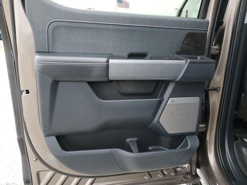 Used 2022 Ford F150 Lariat w/ Equipment Group 502A High image 18