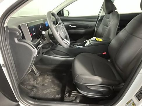 Certified 2025 Hyundai Tucson SE AWD/4WD image 11