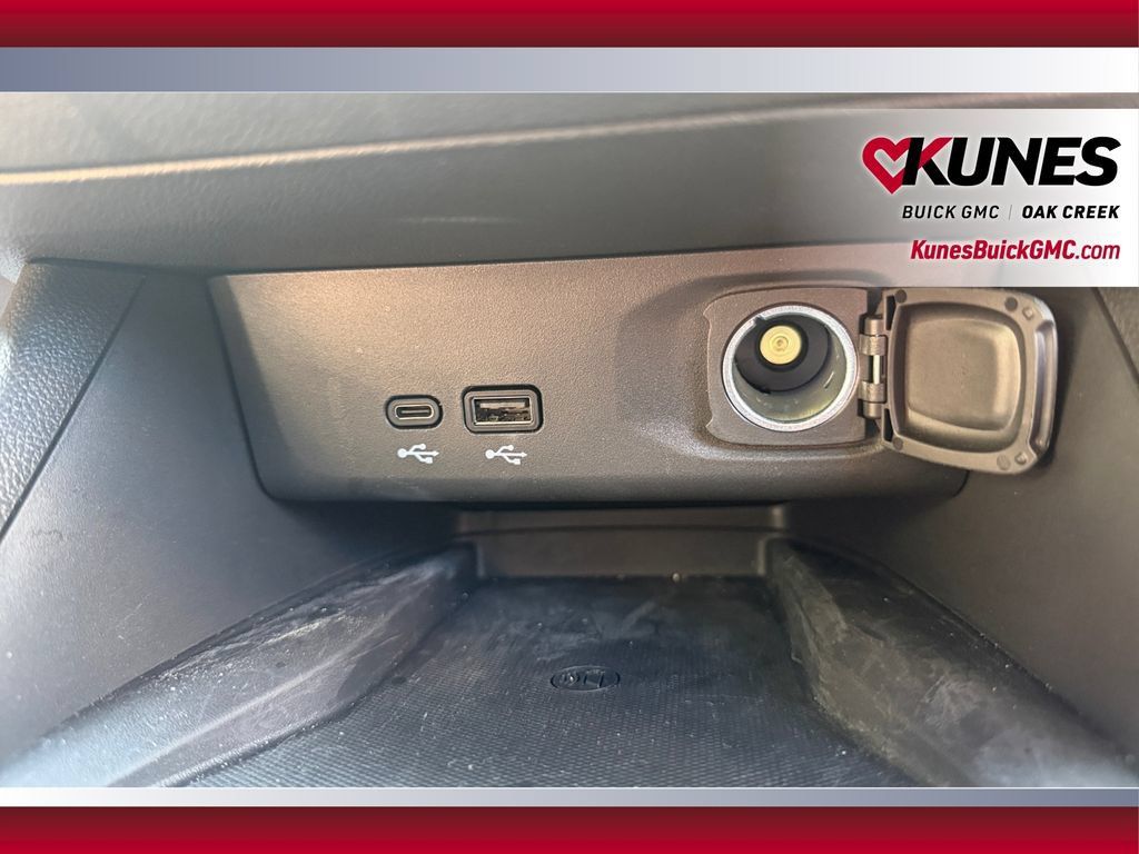 Used 2026 Buick Envista Sport Touring w/ Convenience I Package FWD image 33