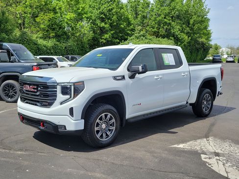 Used 2024 GMC Sierra 1500 AT4 w/ AT4 Premium Package image 2