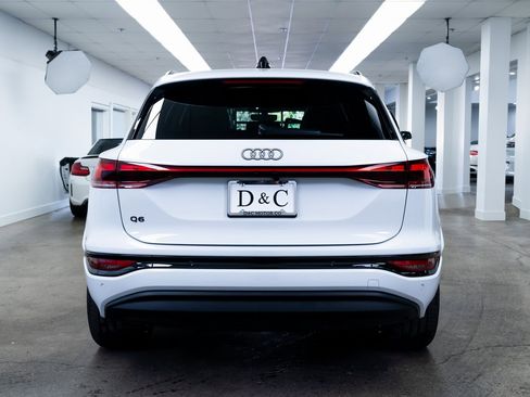 Used 2025 Audi Q6 e-tron Premium Plus image 5