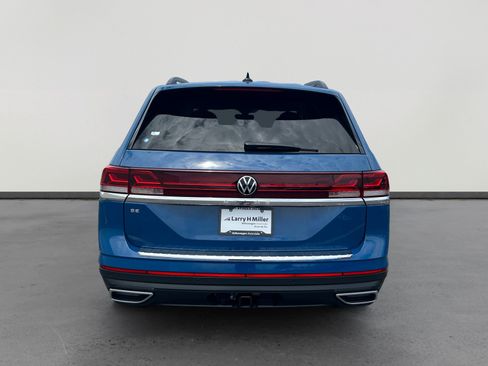 Certified 2026 Volkswagen Atlas SE FWD image 4