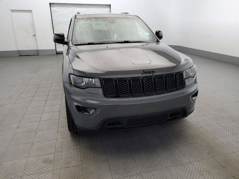 Used 2019 Jeep Grand Cherokee Laredo image 14