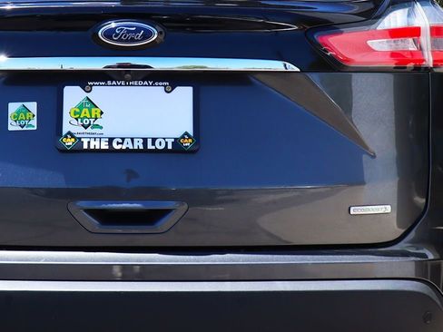 Used 2020 Ford Edge SE FWD image 20