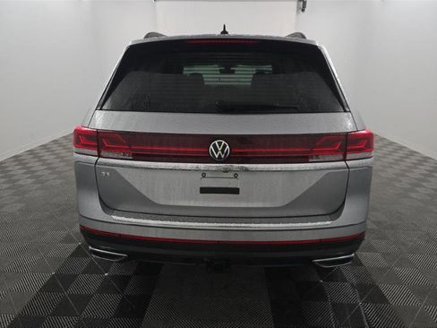 Used 2025 Volkswagen Atlas SE w/ Black Wheel Package image 10
