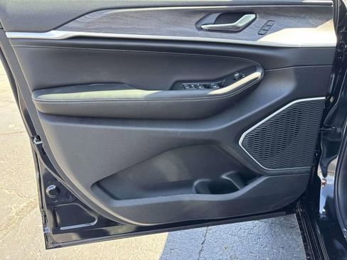 New 2026 Jeep Grand Cherokee Limited Reserve image 18