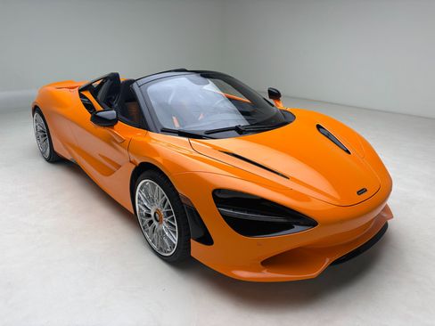 Used 2025 McLaren 750S Spider RWD image 4