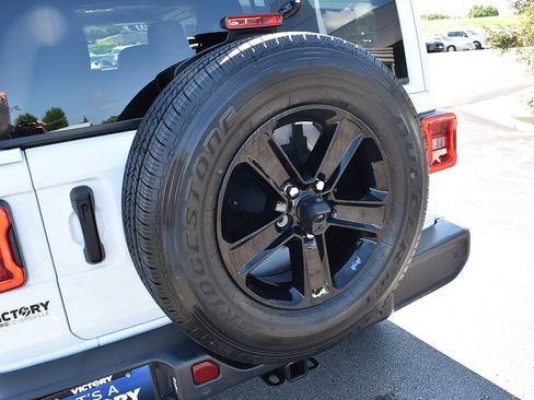 Used 2020 Jeep Wrangler Unlimited Sahara AWD/4WD image 26