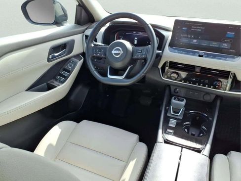 Used 2024 Nissan Rogue SL FWD image 11