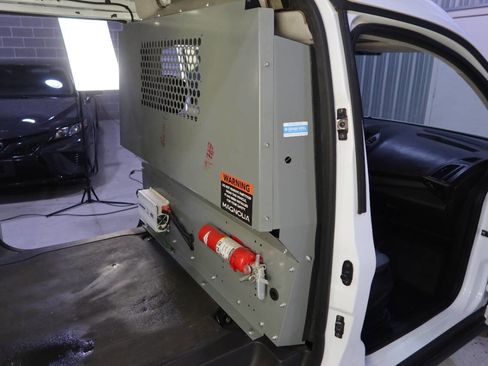 Used 2016 Ford Transit Connect XL image 15