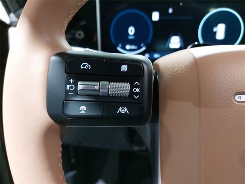 Used 2025 Hyundai Santa Fe Limited image 18