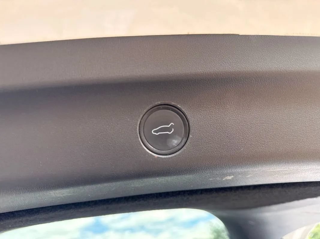 Used 2020 Tesla Model Y Long Range AWD/4WD image 41