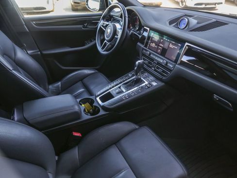 Certified 2021 Porsche Macan image 40