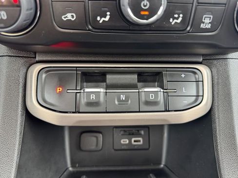 Used 2023 GMC Acadia Denali w/ Denali Ultimate Package image 16