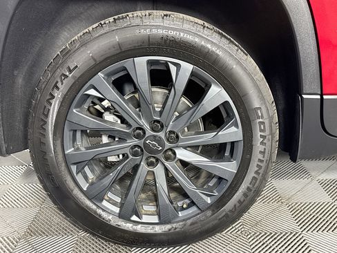 Used 2024 Chevrolet Traverse RS image 32