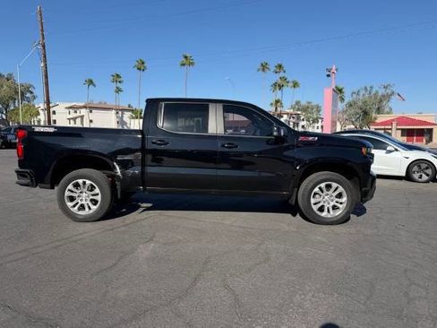 Used 2021 Chevrolet Silverado 1500 LT Trail Boss w/ Convenience Package II AWD/4WD image 2