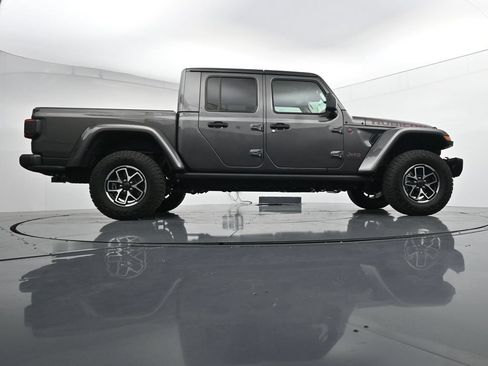 Used 2025 Jeep Gladiator Rubicon AWD/4WD image 38