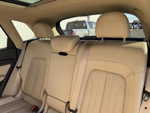 Used 2020 Audi Q5 e Prestige w/ Prestige Package image 19