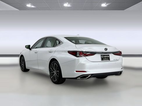 Used 2022 Lexus ES 350 w/ Premium Package FWD image 3
