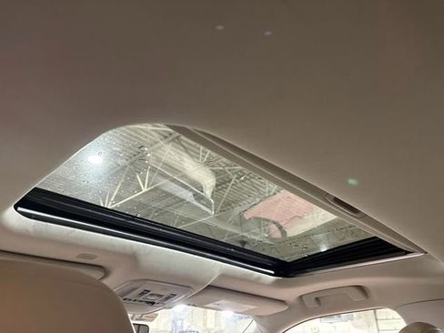 Used 2020 Toyota Highlander XLE image 11