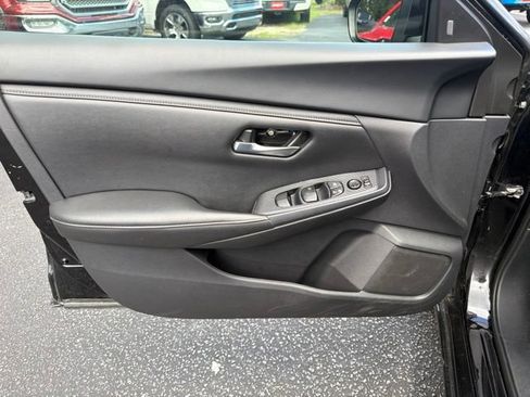 Used 2024 Nissan Sentra SV FWD image 16