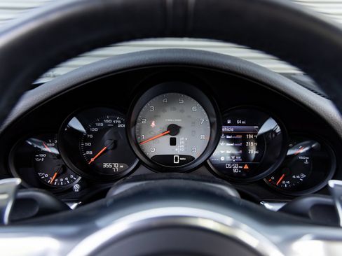 Used 2013 Porsche 911 Carrera 4S AWD/4WD image 13