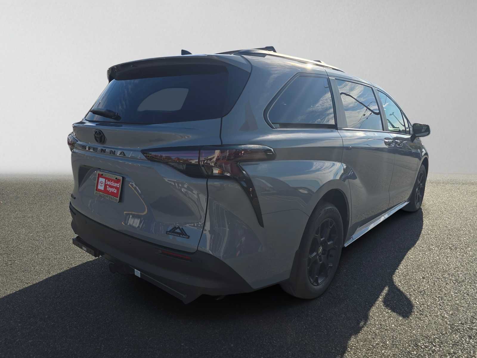 New 2026 Toyota Sienna XLE Woodland Edition AWD/4WD image 3
