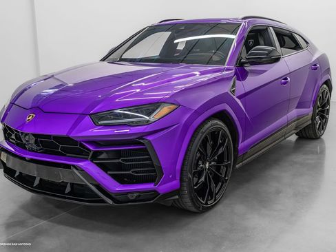 Used 2022 Lamborghini Urus AWD/4WD image 11