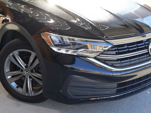 Used 2022 Volkswagen Jetta SE image 37