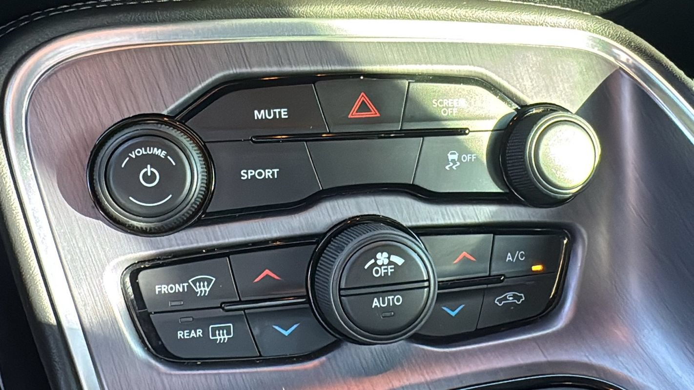 Used 2017 Dodge Challenger SXT RWD image 26