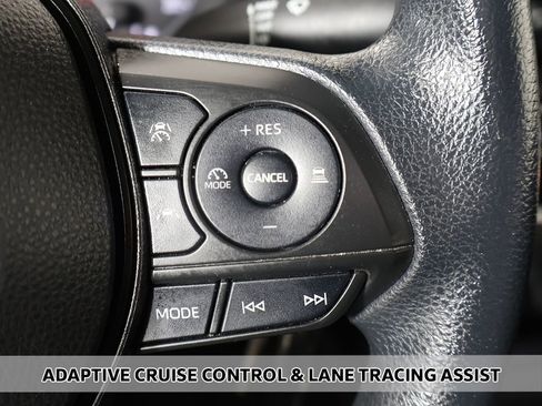 Used 2023 Toyota Corolla LE image 3