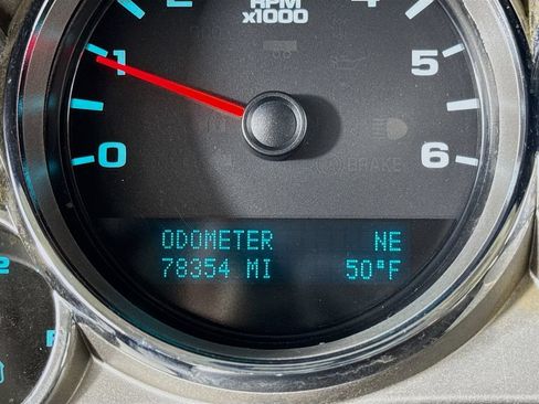 Used 2011 Chevrolet Silverado 3500 LT AWD/4WD image 16
