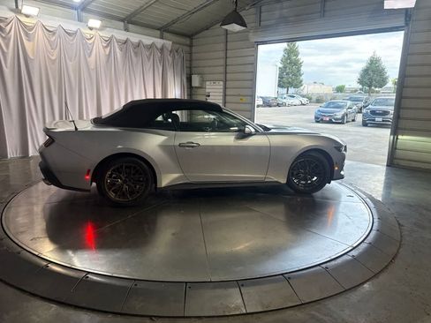 Used 2025 Ford Mustang Premium RWD image 4