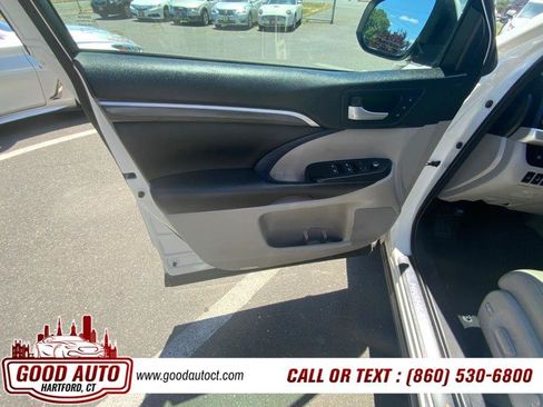 Used 2017 Toyota Highlander Limited Platinum AWD/4WD image 9
