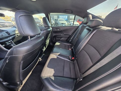 Used 2017 Honda Accord Sport image 11