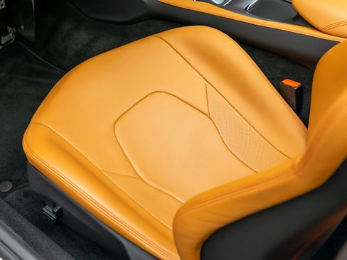 Used 2019 Ferrari Portofino image 18